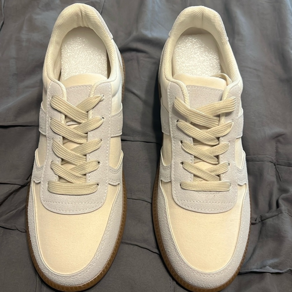 Quipid size 10 tennis shoes New never worn